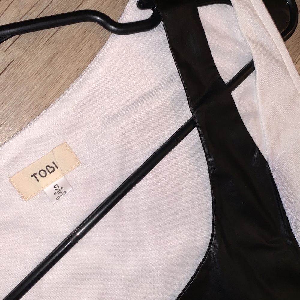 White Bodycon TOBI Dress with faux leather detail - Picture 5 of 5